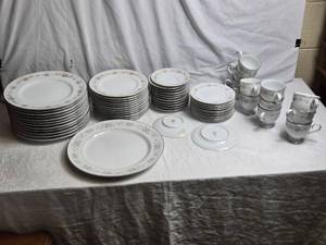 lot 63 image: Noritake Ireland Thornton Porcelain Dinnerware Set