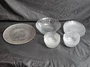 lot 72 image: Set of Vintage Textured Glass Bowls and Plates