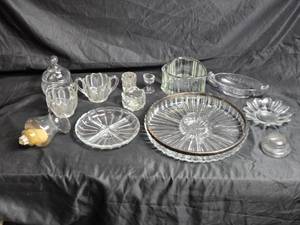lot 75 image: Lot of Various Glass and Crystal Items
