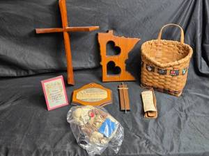lot 99 image: Decorative Wood and Woven Basket Items