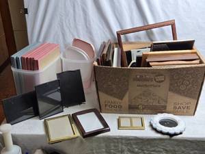 lot 174 image: Collection of Assorted Picture Frames