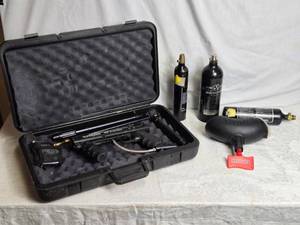 lot 190 image: Used Tippmann 98 Custom Paintball Marker Set with CO2 Tanks and Hopper - Untested