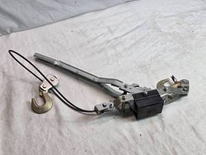 lot 217 image: Come-Along Cable Winch with Hooks