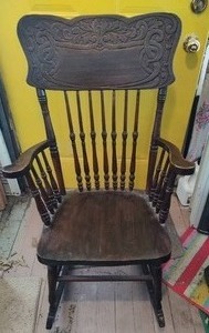 lot 10 image: Antique Rocking Chair