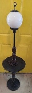 lot 15 image: Vintage Globe Floor Lamp