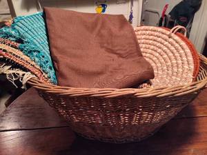 lot 63 image: Mystery Basket wRugs, Seat Covers & Table Cloth