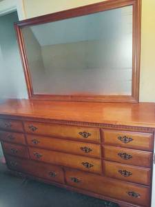 lot 67 image: Wood Dresser wMirror