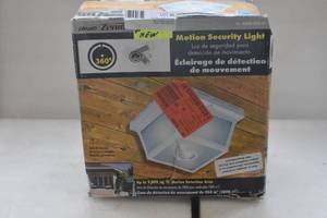 lot 6 image: Motion Security Light