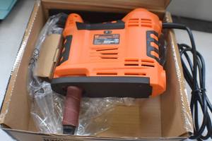 lot 21 image: WEN HA5932 5-Amp Variable Speed Portable Oscillating Spindle Sander