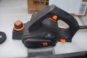 lot 31 image: WEN 6528 3.8-Amp 2-38 Inch Electric Hand Planer