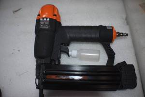 lot 36 image: WEN 61721 18-Gauge 38-Inch to 2-Inch Pneumatic Brad Nailer