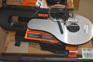 lot 69 image: WEN 3921 16-inch Two-Direction Variable Speed Scroll Saw