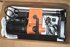 lot 72 image: WEN 43013 5-Amp Cast Iron Bench Mortiser with Chisel Bit Set