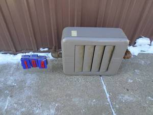 Hanging water radiant model U-HH-034A-A. Looks to be in good condition. Heat transfer unit. As shown.