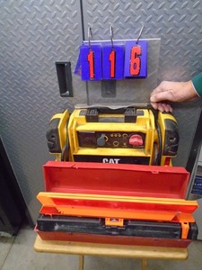 Cat jump pack & safety triangle. Pack doesnt power up. As shown.