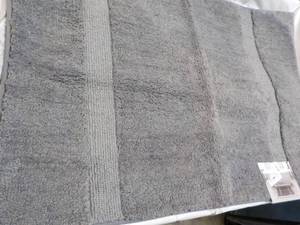 Mohawk End Border Bath Rug 24 x 36...
