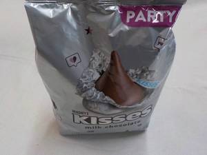 35.8 oz Bag Kisses...