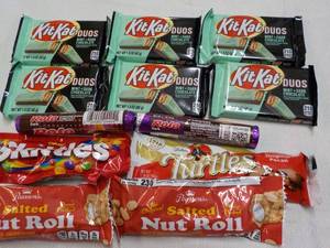 Kit Kat Duos, Rolos, Skittles, Turt...