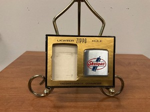 lot 90 image: Zippo
