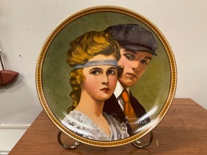 lot 116 image: Meeting on the Path Rockwells Rediscovered Women Collection