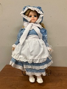 lot 129 image: Little Bo Peep Porcelain Storybook Doll from the Heritage Collection 14