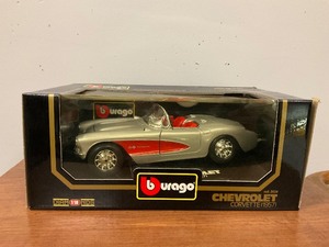 lot 20 image: Burago 1957 Chevy Corvette