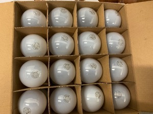 lot 21 image: Value Pack Energy Saver Halogen Light Bulbs