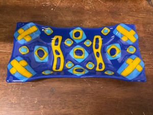 lot 31 image: Hand blown glass fused tray