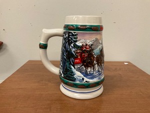 lot 40 image: 1993 Budweiser Holiday Stein
