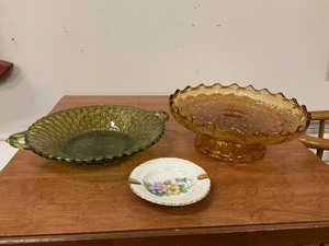 lot 53 image: Indiana Glass, Fenton glass lot.