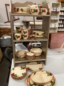 lot 60 image: 39 piece lot of Fransiscan Ware apple pattern