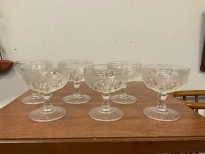 lot 75 image: 6 vintage Jeanette Glass Iris & Herringbone 4 Sherbet Desert Cups