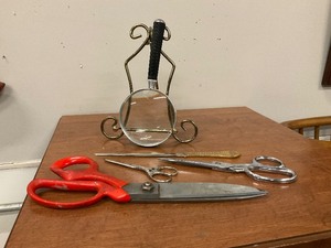 lot 89 image: Vintage lot of scissors, letter opener and magnifying glass