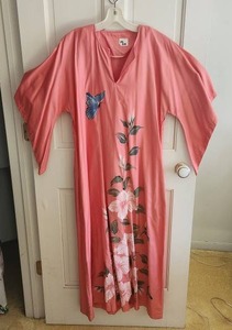 lot 151 image: Gib Gab Pink Floral Lounge Dress