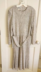 lot 161 image: Vintage Pedestal Paisley Dress