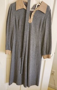 lot 162 image: Vintage Womens Dress with Collar