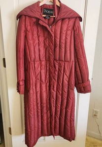 lot 166 image: Vintage Shape Red Quilted Coat