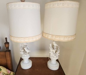 lot 188 image: Vintage Bird Figurine Table Lamps Pair