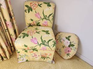 lot 189 image: Vintage Floral Slipper Chair - Matching Drapes are lot 189A