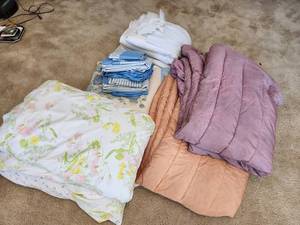 lot 223 image: Mixed Bedding Lot - Covers & Sheets