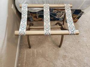 lot 225 image: Vintage Folding Luggage Rack