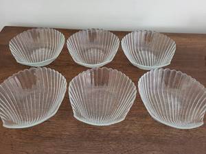 lot 230K image: Set of 6 Shell Glass Bowls