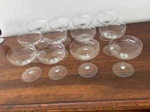 lot 64 image: Set of 10 Clear Coupe Glasses
