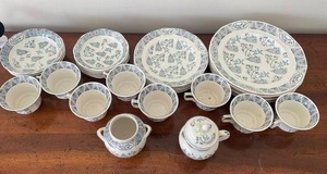 lot 69 image: Vintage Ceramic Dinnerware Set