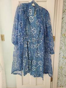 lot 95 image: Vintage Blue Floral Dress Set