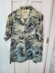 lot 98 image: Betty Higgins Silk Hawaiian Shirt
