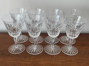 lot 125 image: Set of 8 Crystal Wine Glasses