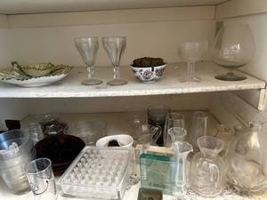 lot 136 image: Vintage Glassware Vases & Ceramic Collection