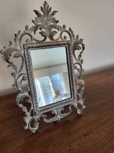 lot 245 image: Vintage Ornate Table Mirror