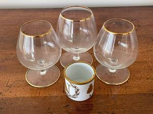 lot 261 image: Gold Rimmed Brandy Glasses Set